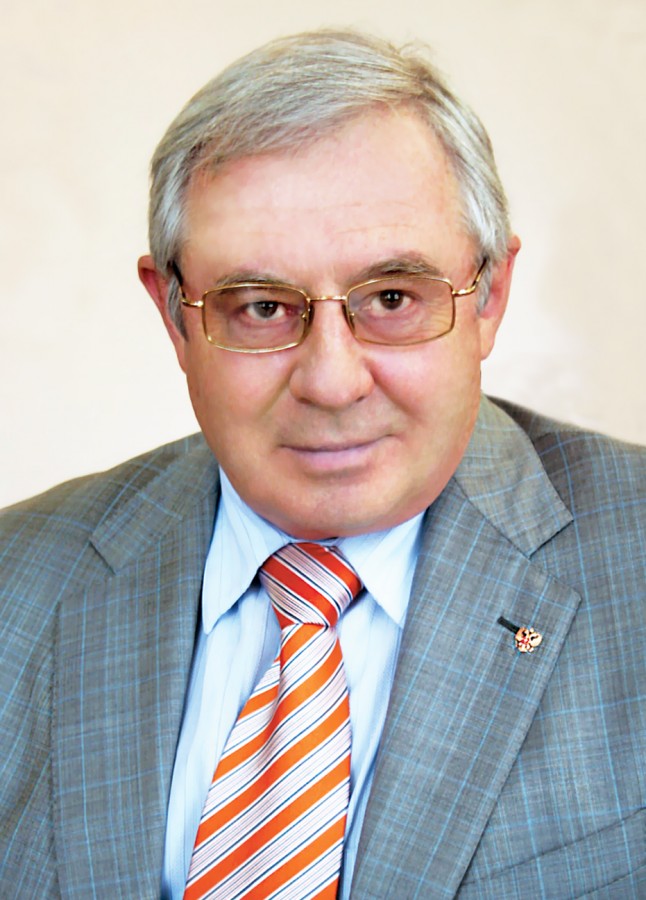 Профессор, доктор физико-математических наук Роман Григорьевич Стронгин (ректор с 2003 по 2008 год)